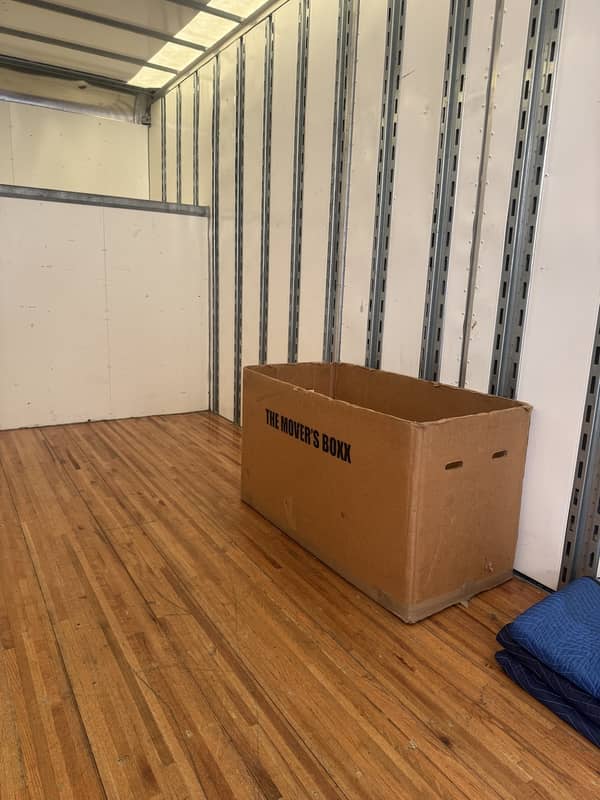 Quality packing materials and supplies for safe furniture protection